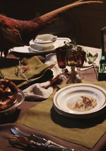 Afbeelding in Gallery-weergave laden, Jachtgroene servetten van 100% linnen (set van 4) – 45x45 cm