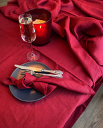 Charger l'image dans la galerie, Scarlet red 100% Linen Napkins (Set of 4) – 45x45 cm
