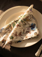 Afbeelding in Gallery-weergave laden, Easter table - Linen napkins in Garden Flowers, set of 4pcs
