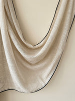 Charger l'image dans la galerie, Natural linen sheer tulle with contrast piping - 1 panel
