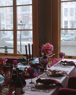 Charger l'image dans la galerie, Chemin de table en lin brut couleur bordeaux
