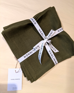 Load image into Gallery viewer, Linen napkin in hunting green
