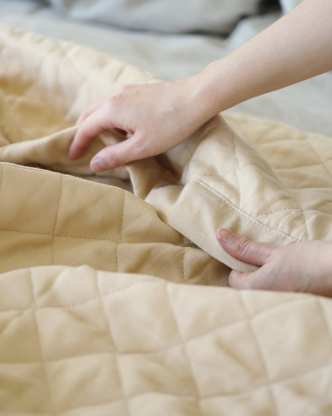 Quilted linen duvet in beige