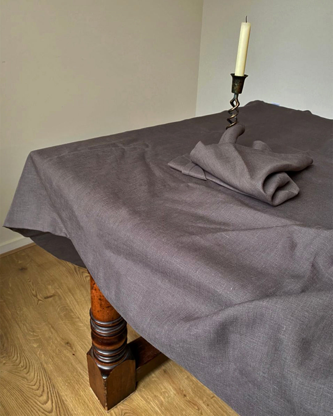 Tablecloth from graphite linen