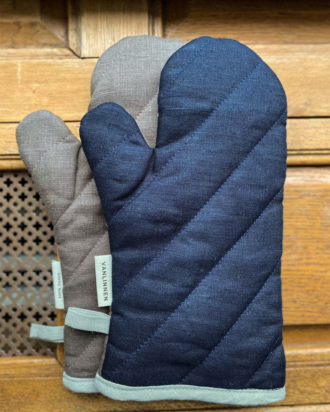 Linen oven mittens in Dark night & Cocoa 1 pcs.