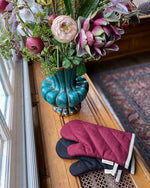 Load image into Gallery viewer, Linen oven mittens in Burgundy &amp; Black 1 pcs.
