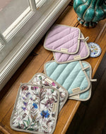 Load image into Gallery viewer, Linen potholder in Garden flowers &amp; Olive - 1pcs
